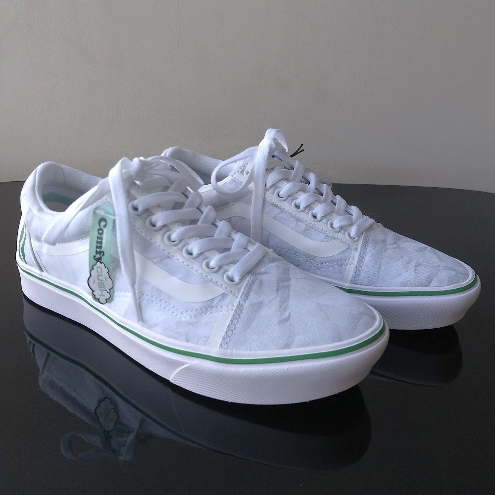 Vans Men's Vans X Crayola Comfycush Old Canvas Low Top Sneaker